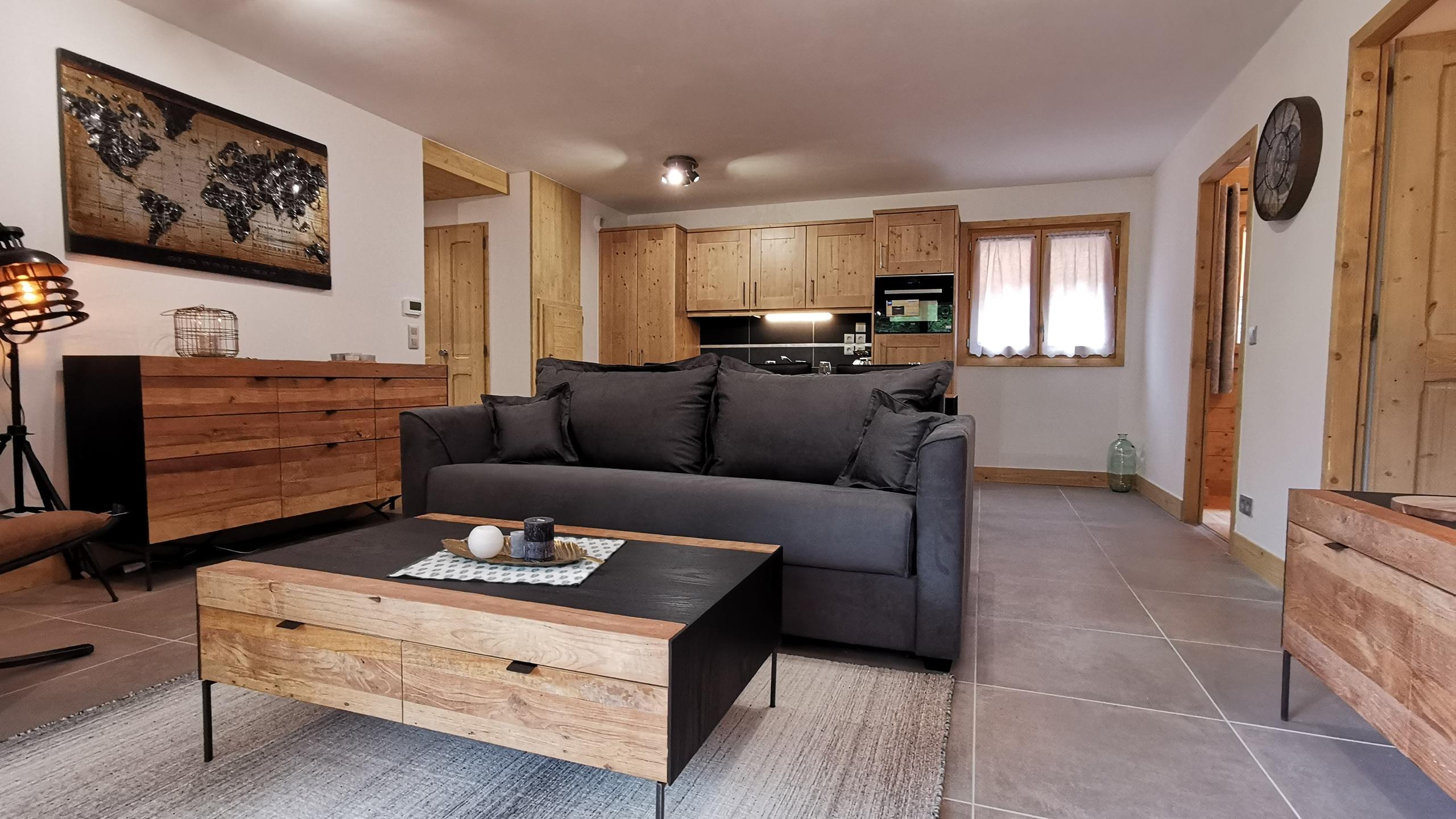 Salon d'un appartement à vendre aux Carroz