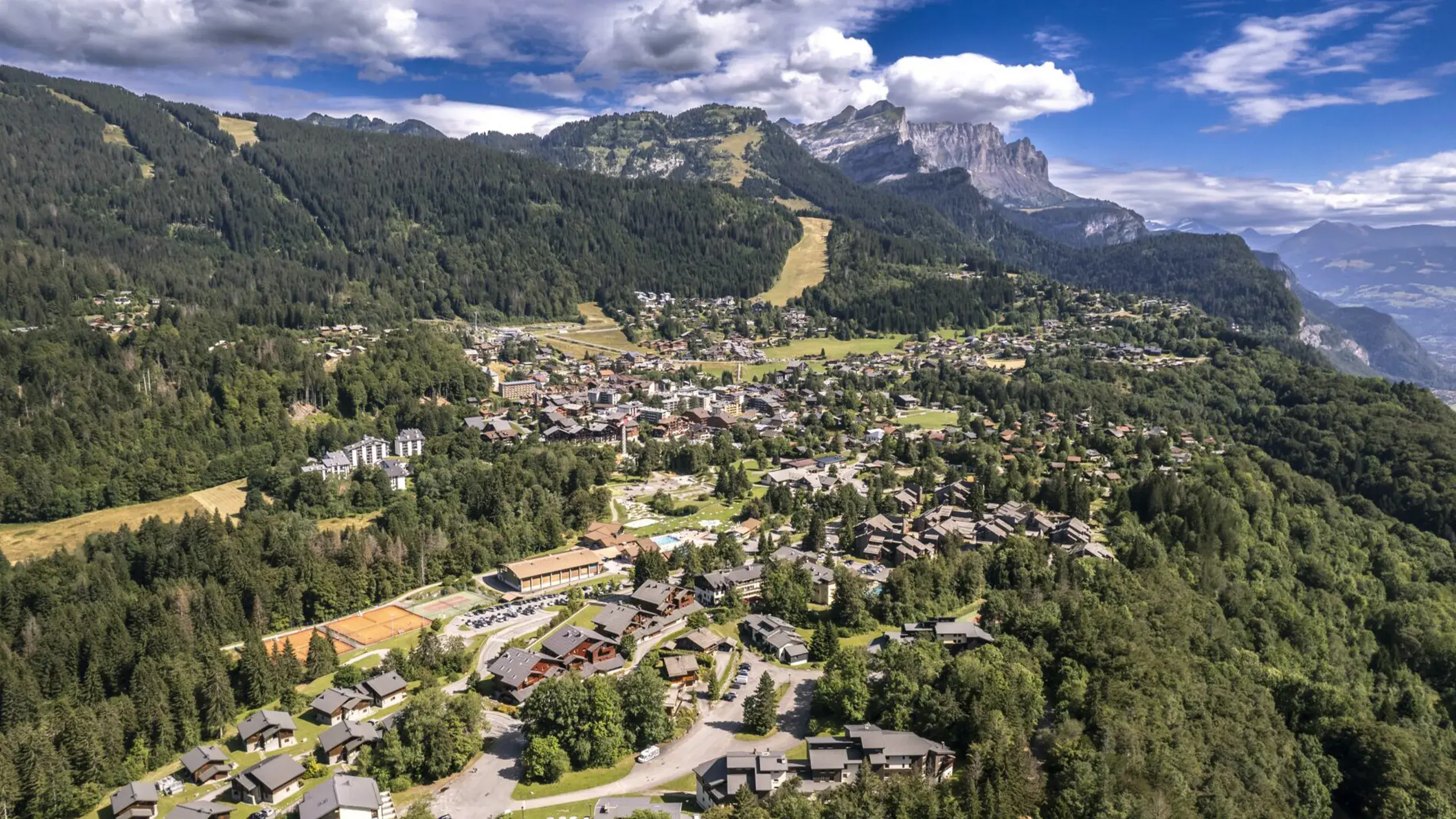 Les Carroz d'Arâches - Été - Village