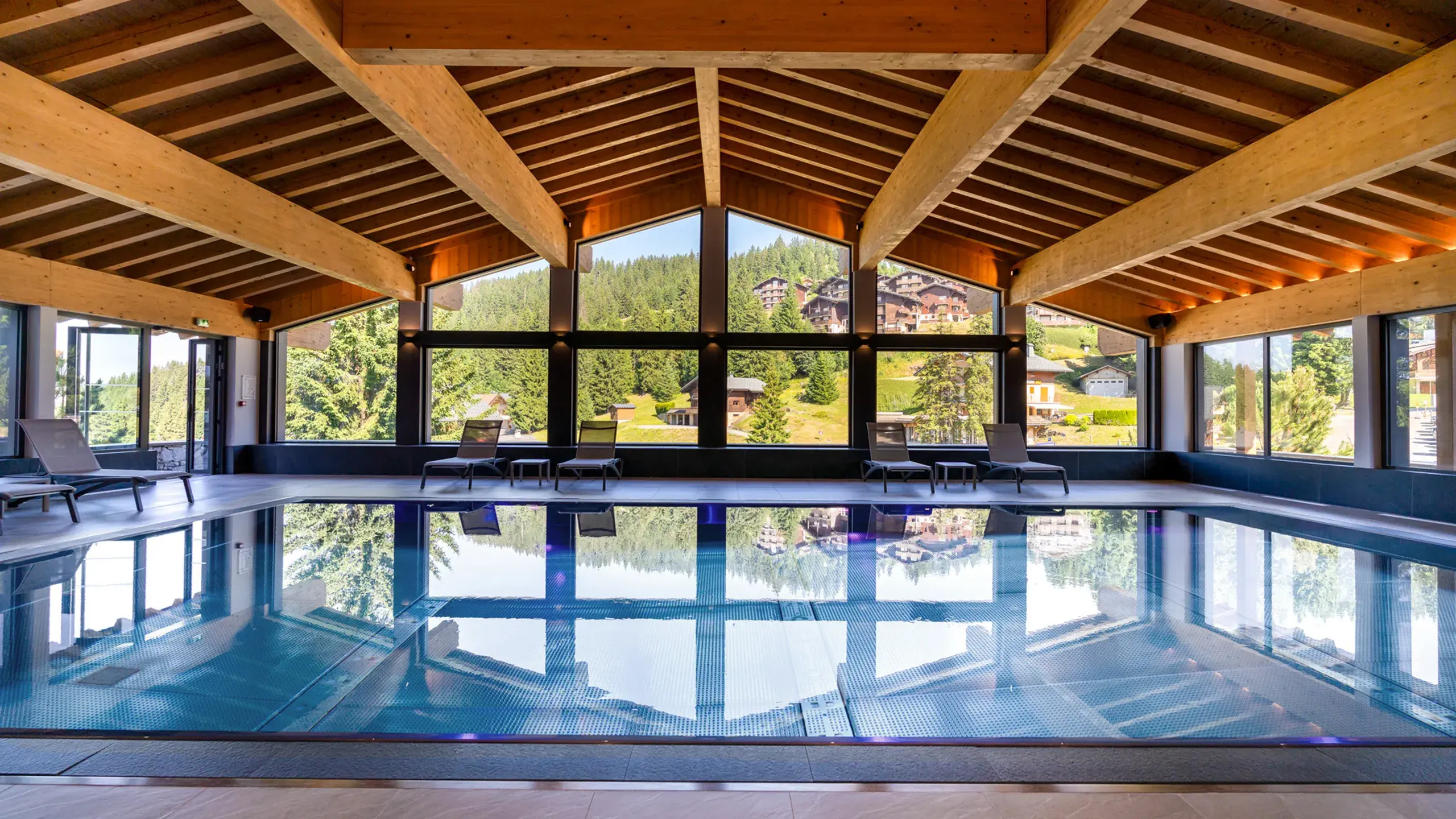 Chalets Bérénice à Samoëns, piscine intérieure