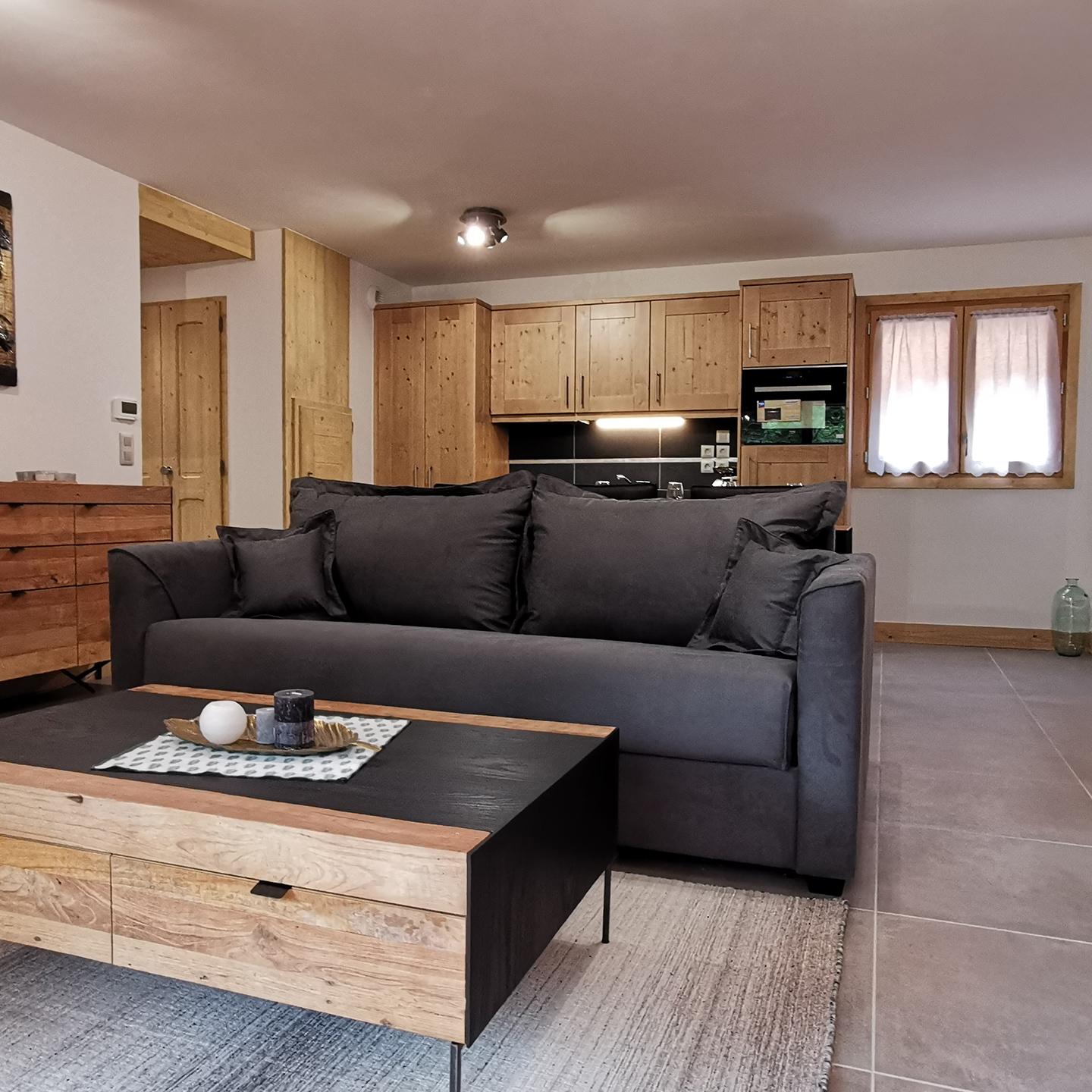 Salon d'un appartement à vendre aux Carroz