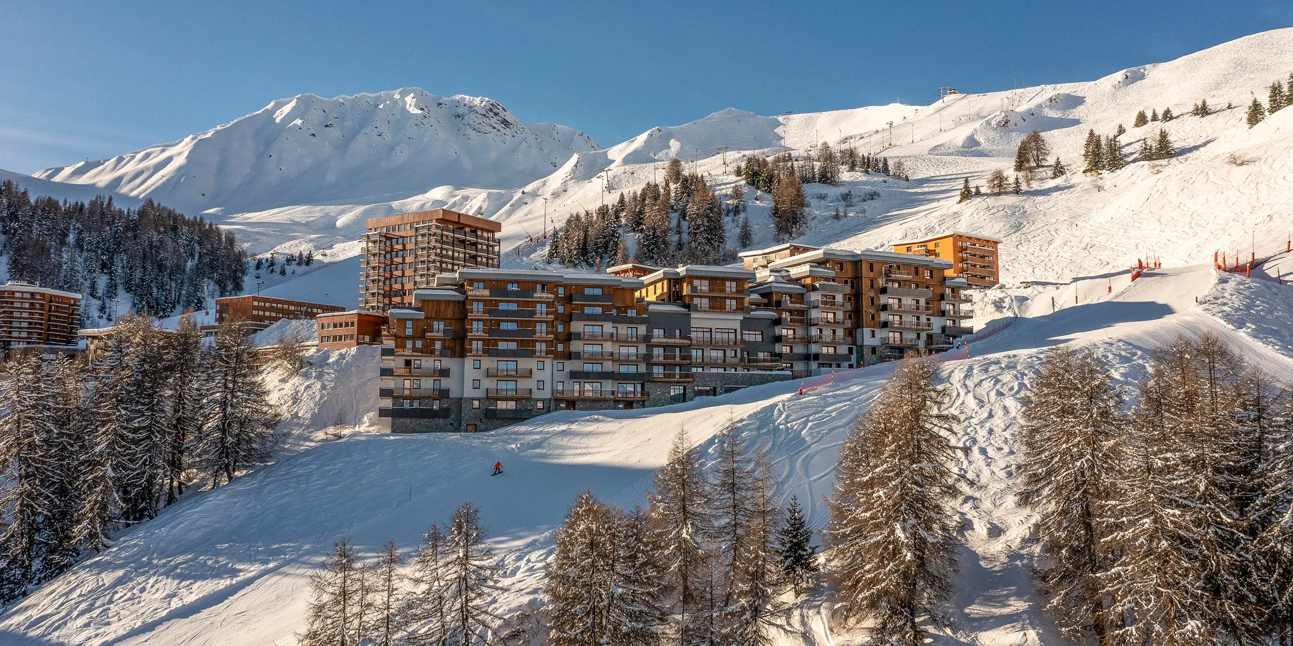Résidence Manaka à La Plagne, extérieur en hiver