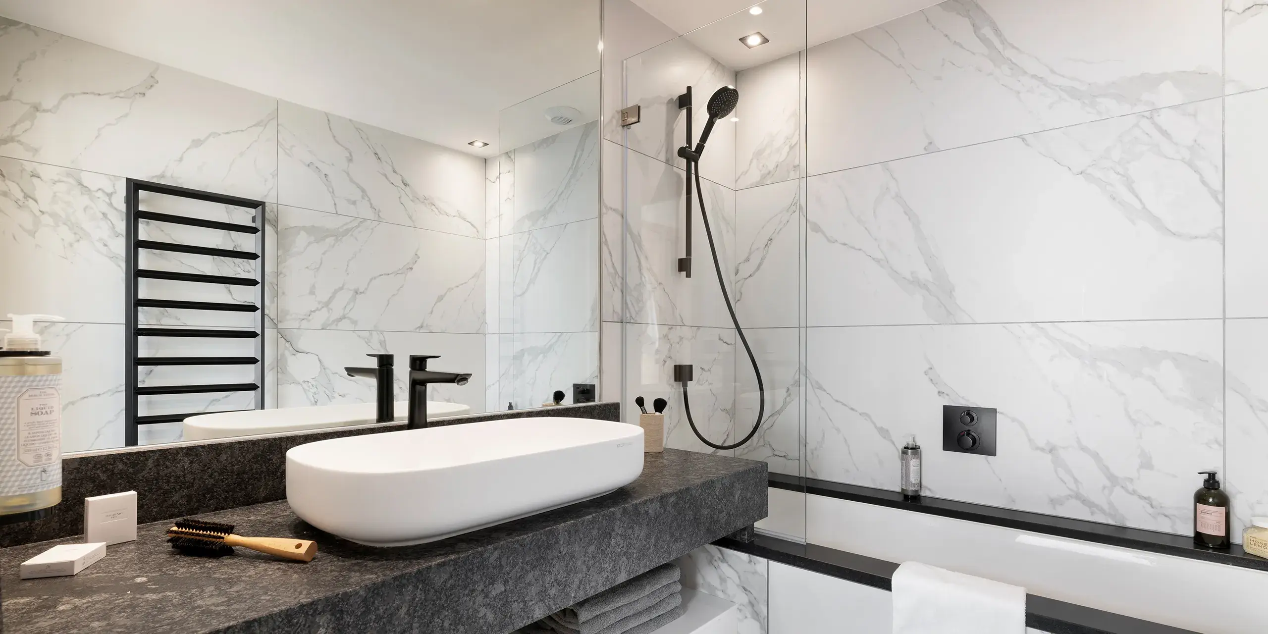 Salle de bain d'un appartement de la résidence Alhéna à Flaine