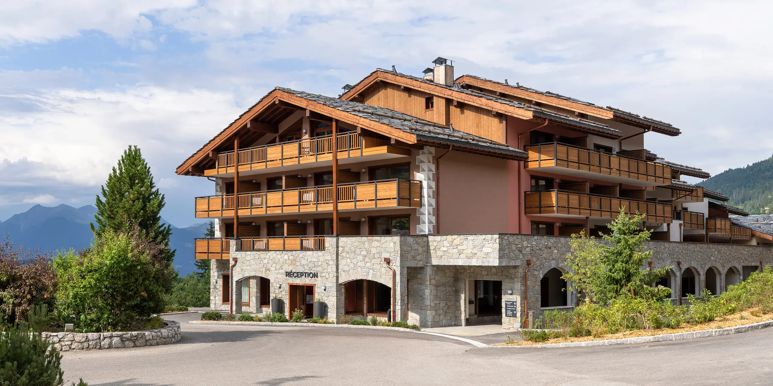 Résidence Akoya à Valmorel, extérieur en été
