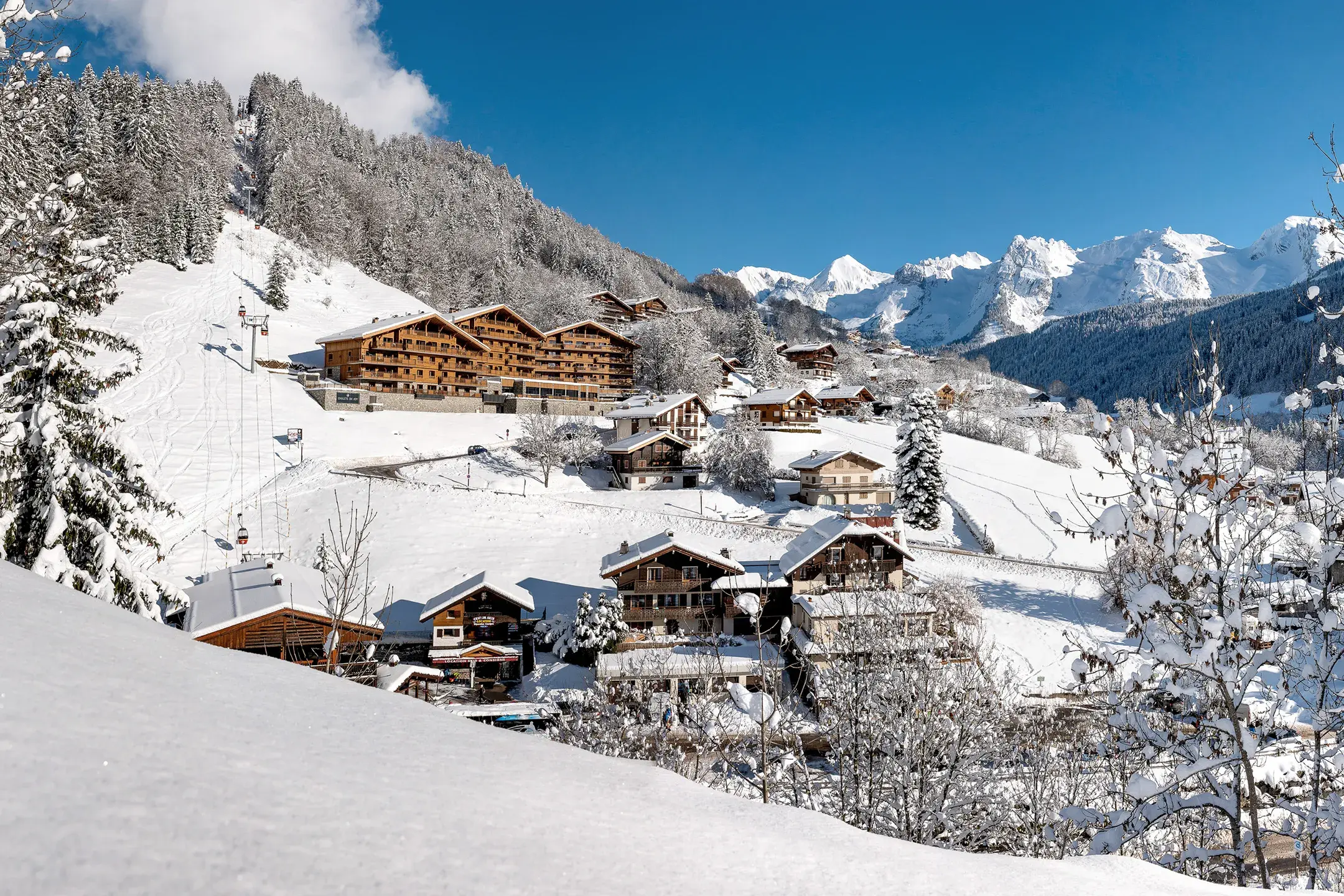 Chalets de Joy vue extérieur hiver ©studio-bergoend