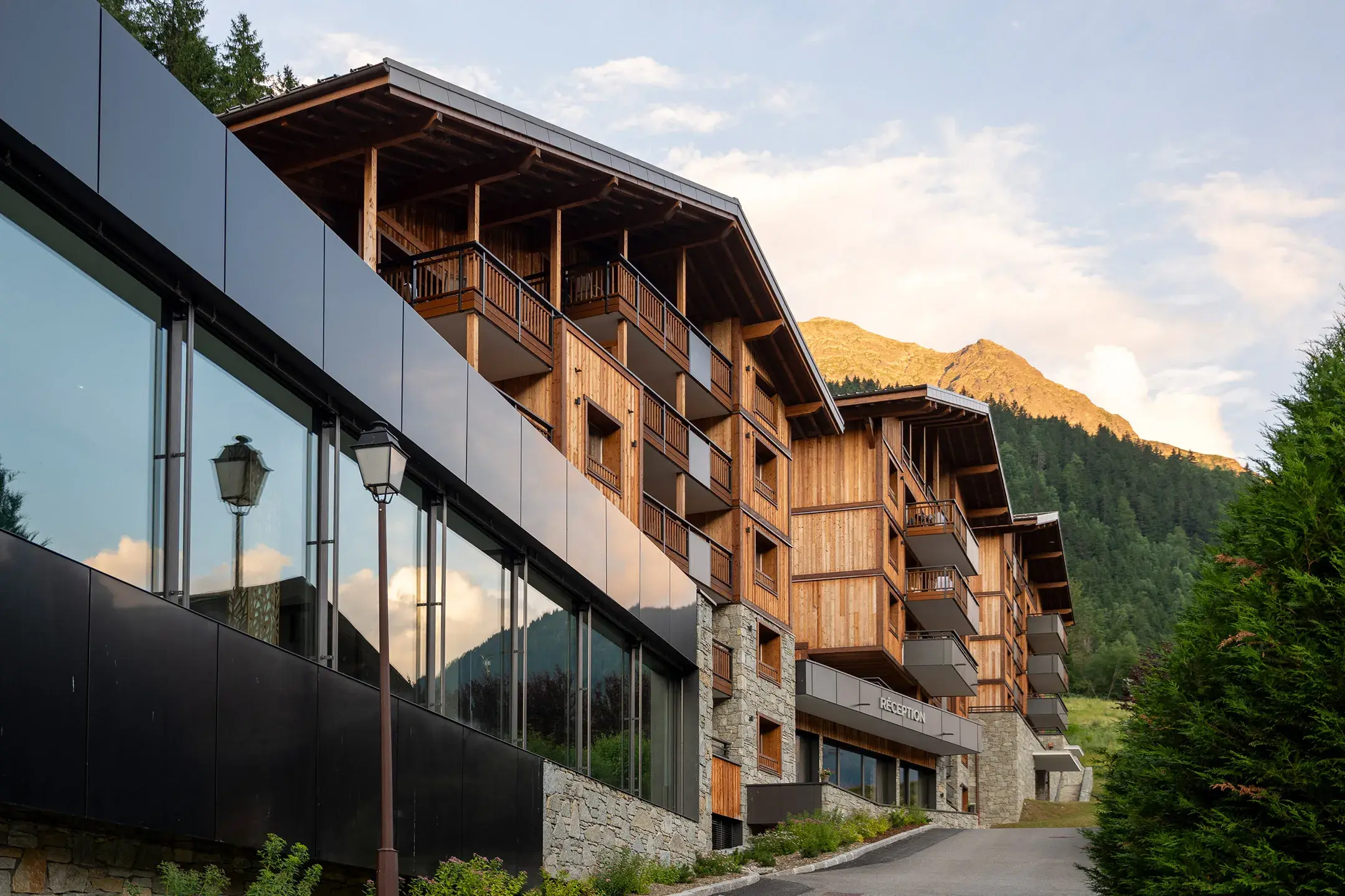 Vue extérieure des Chalets Láska en été