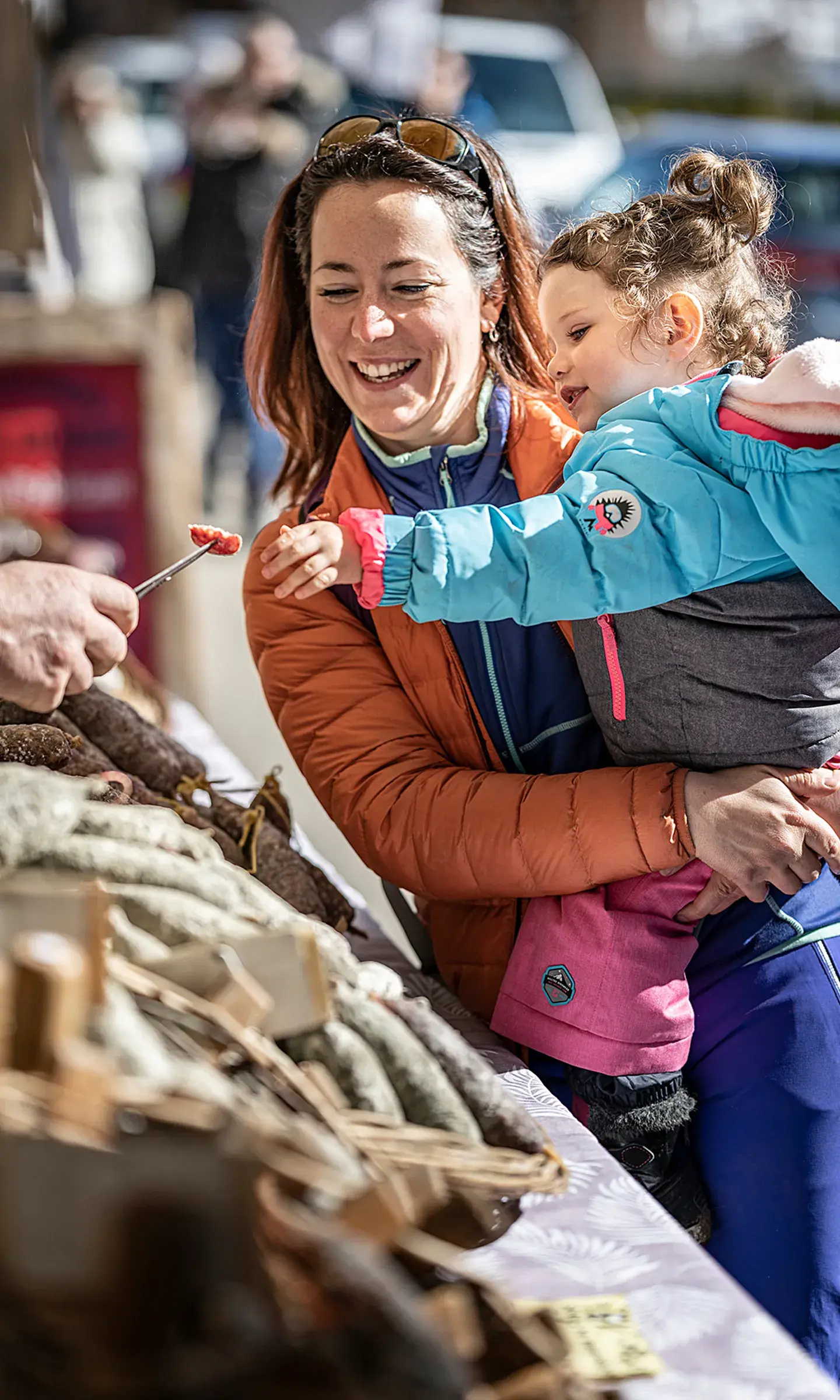 Le Grand-Bornand - Village animé - Dégustation de saucisson