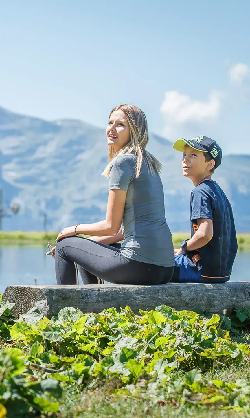  Les Carroz d'Arâches - Été - Pause au Lac