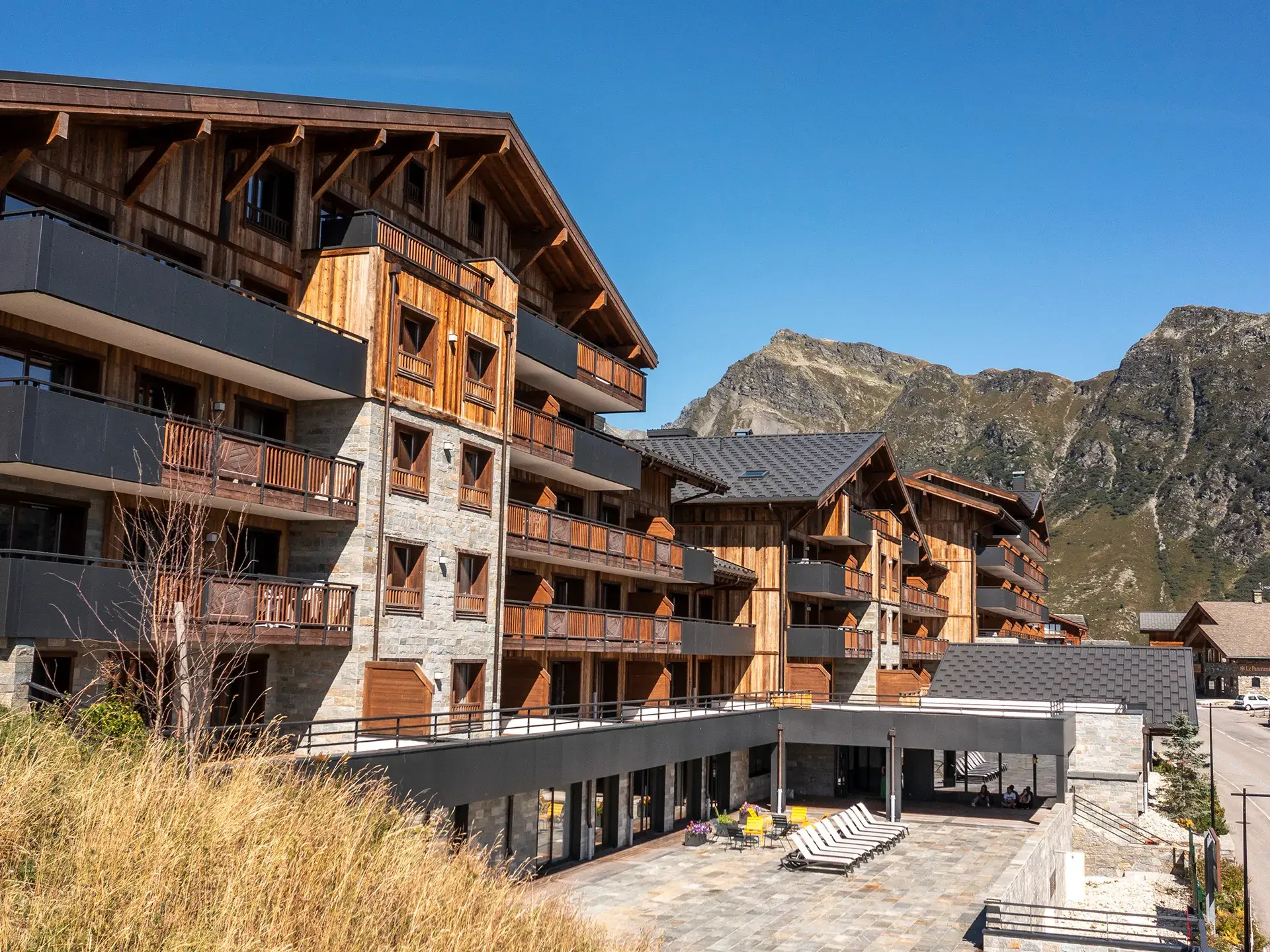 Vue extérieure de l'hôtel et résidence Alpen Lodge à La Rosière