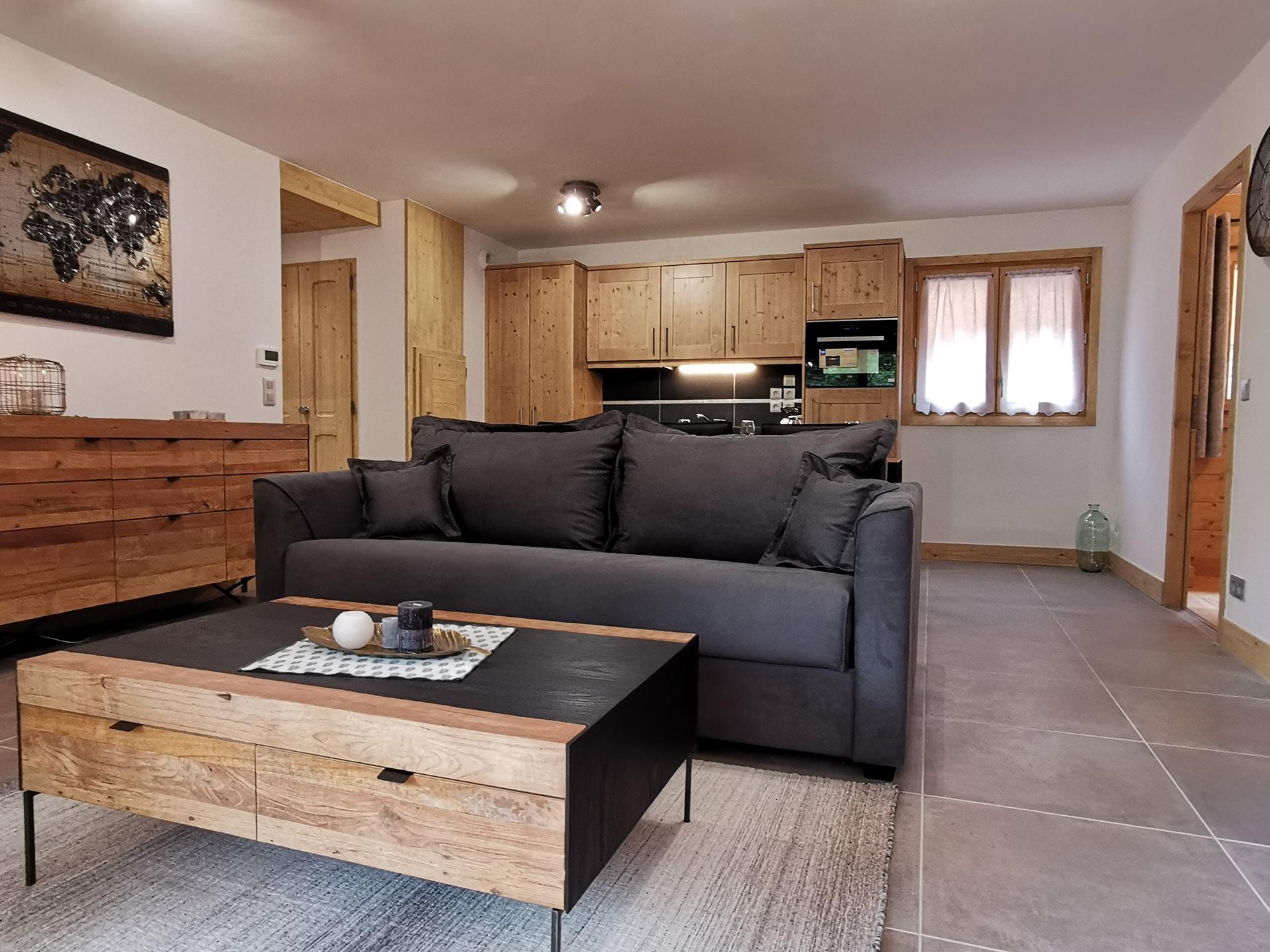 Salon d'un appartement à vendre aux Carroz