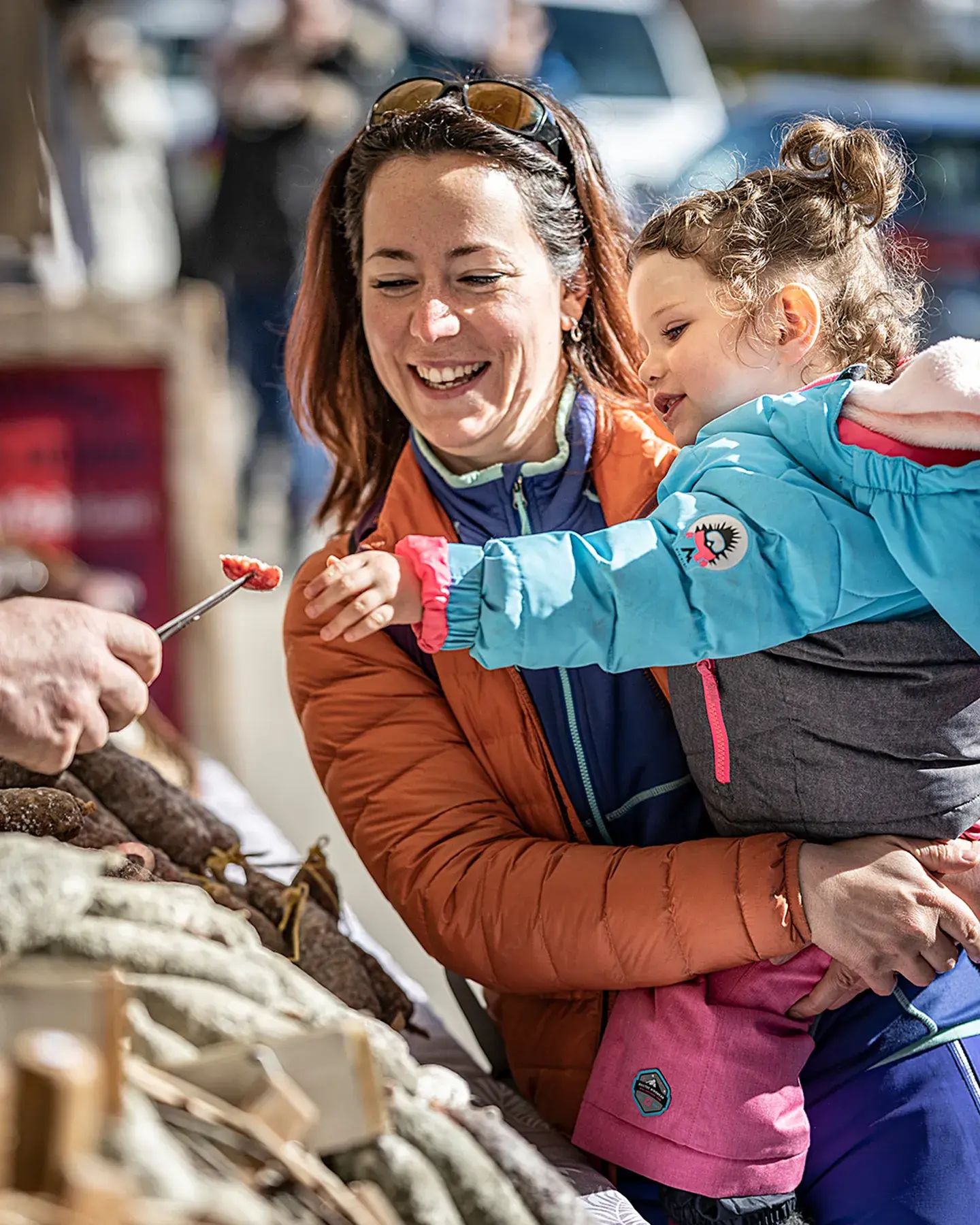 Le Grand-Bornand - Village animé - Dégustation de saucisson