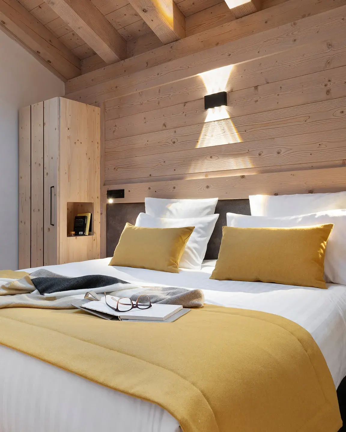 Chambre parentale de la résidence Akoya à Valmorel