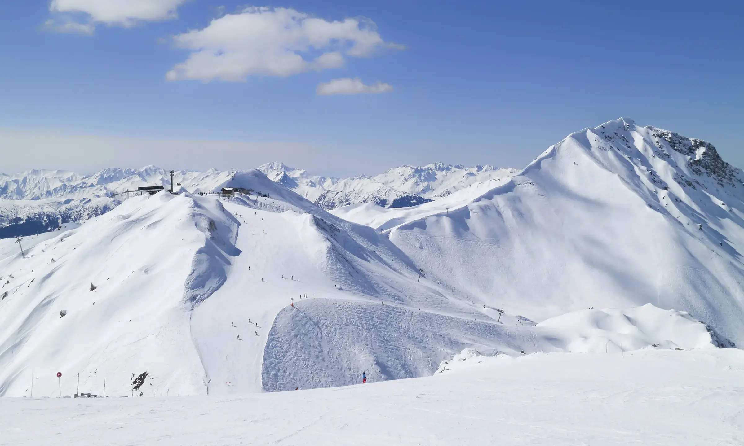 Pistes de ski enneigées, investir en Savoie et en Haute-Savoie