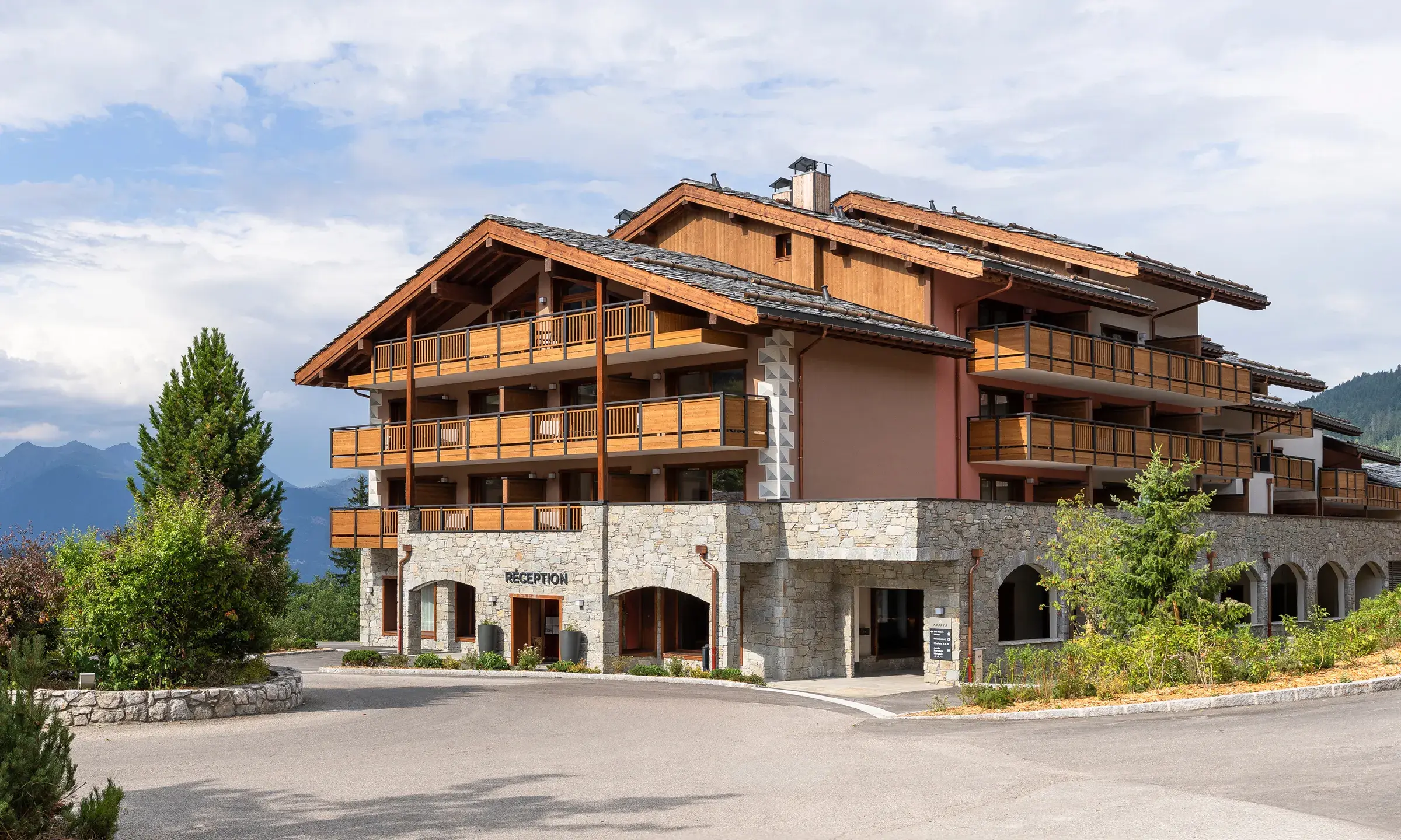 Résidence Akoya à Valmorel, extérieur en été