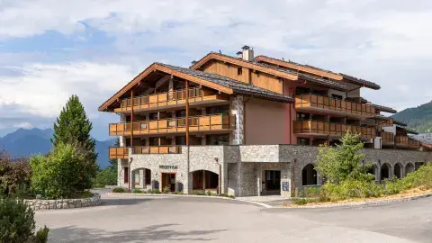 Résidence Akoya à Valmorel, extérieur en été